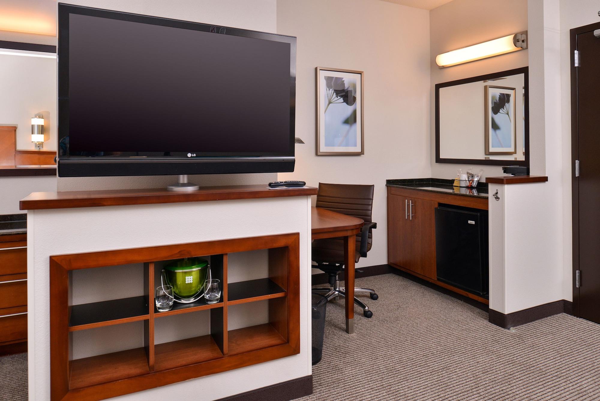 Hyatt Place Garden City Bagian luar foto