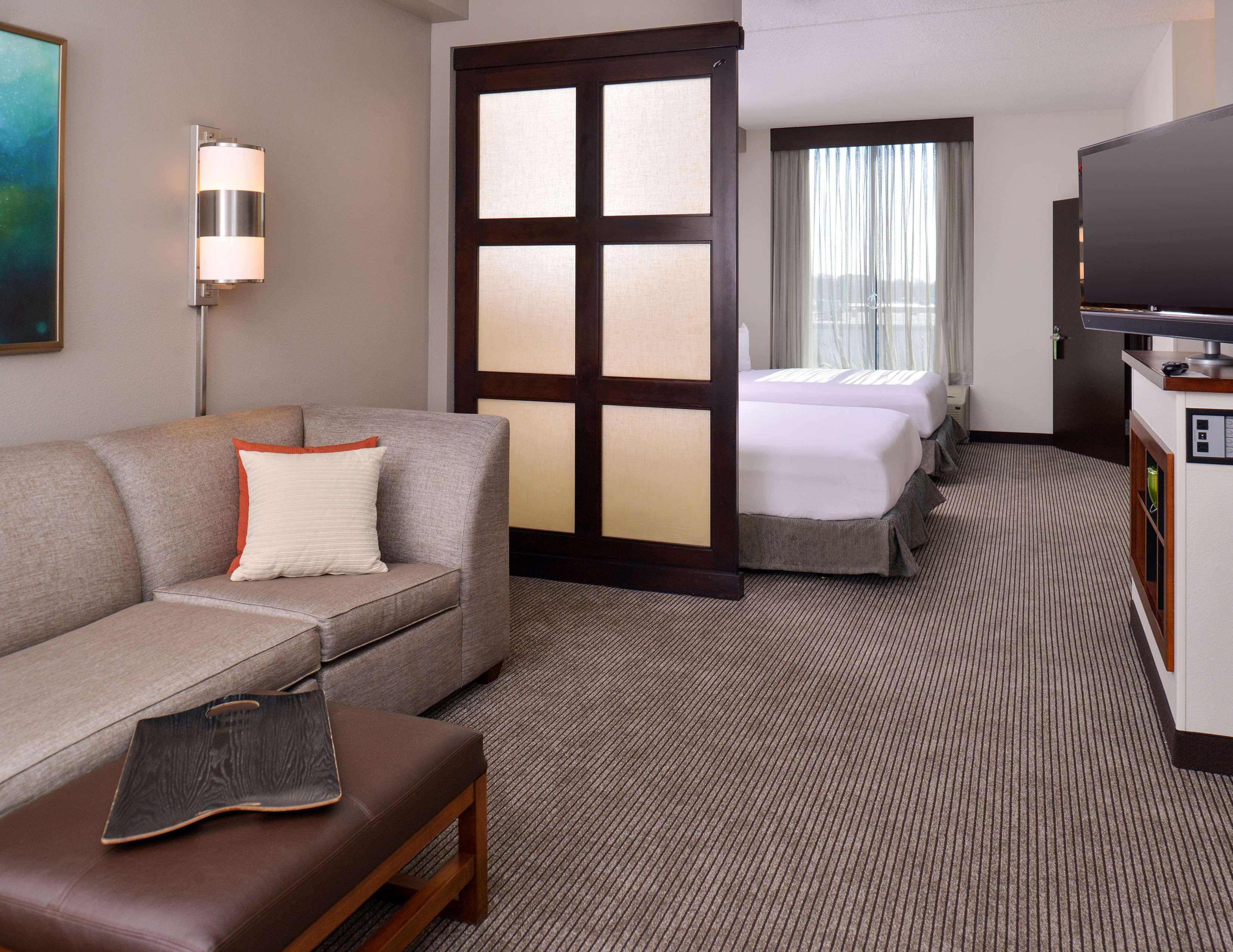 Hyatt Place Garden City Bagian luar foto