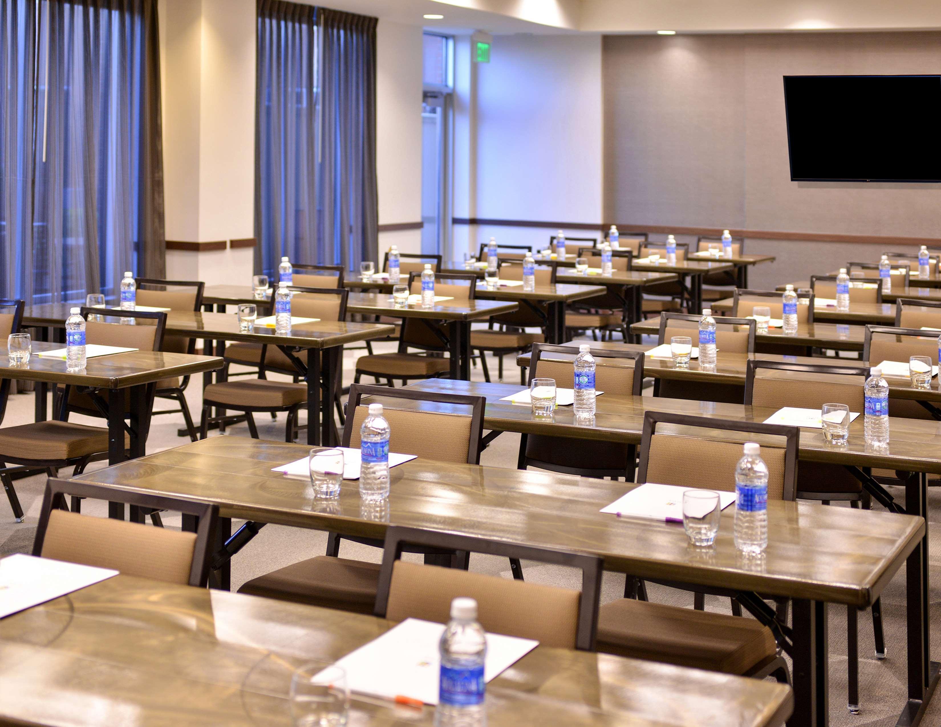 Hyatt Place Garden City Bagian luar foto