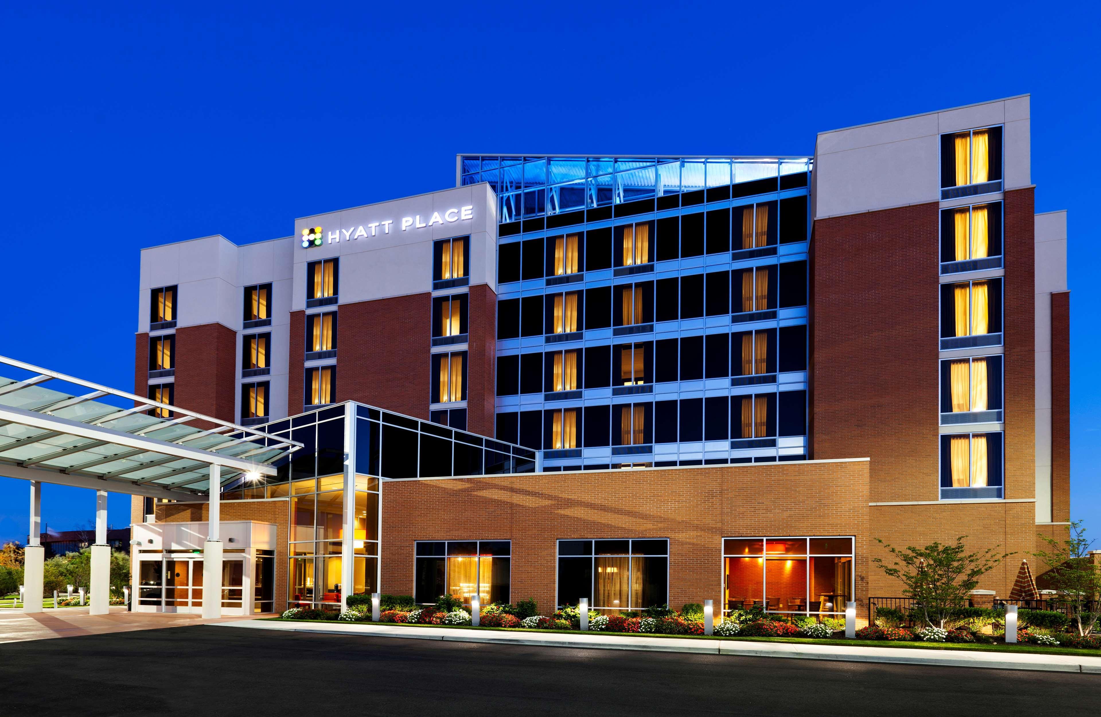 Hyatt Place Garden City Bagian luar foto
