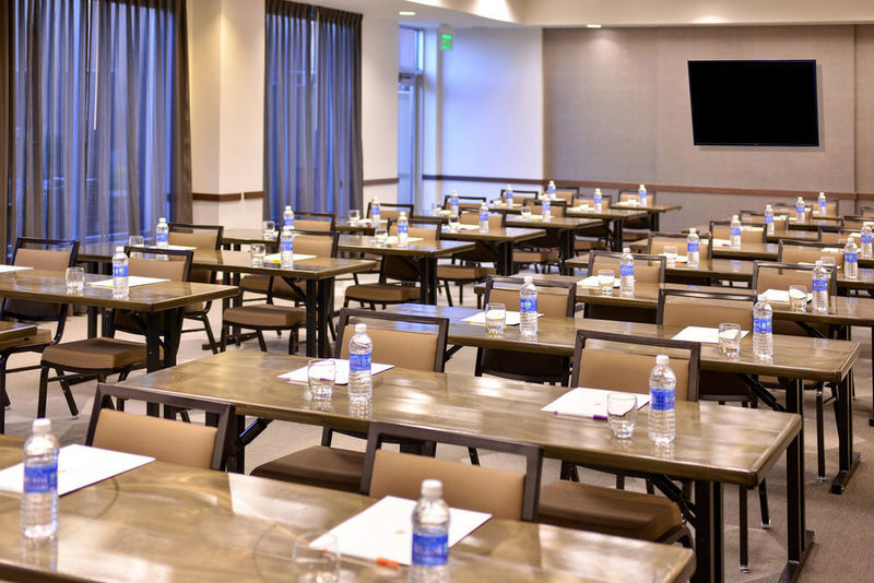 Hyatt Place Garden City Bagian luar foto